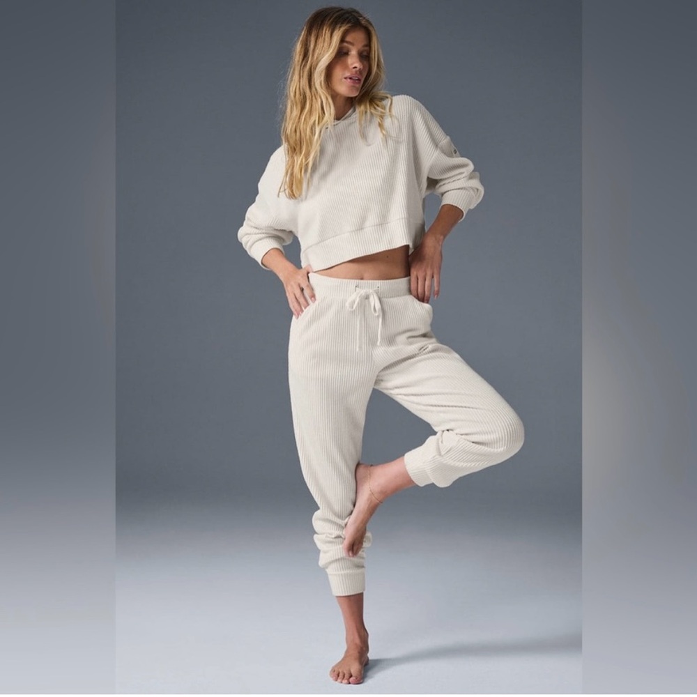 ALO Muse Yoga Ivory Ribbed Set